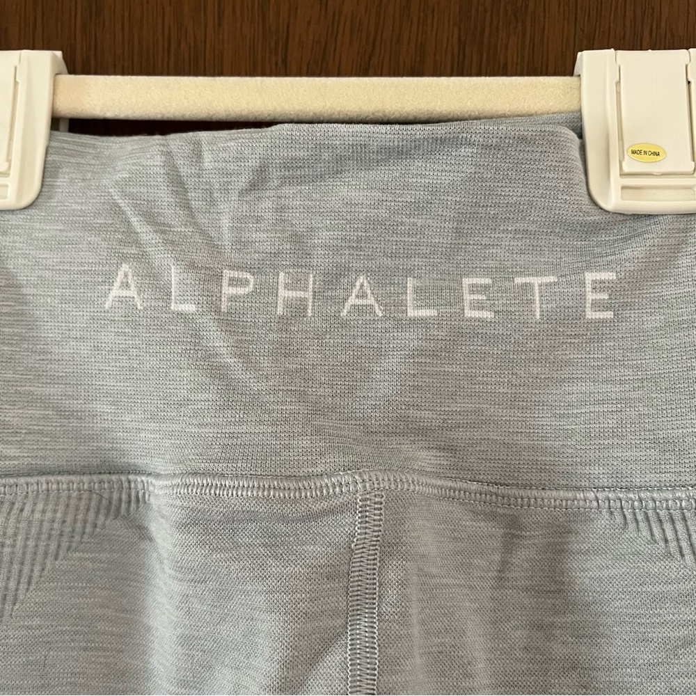 Alphalete Halo Light Grey leggings
